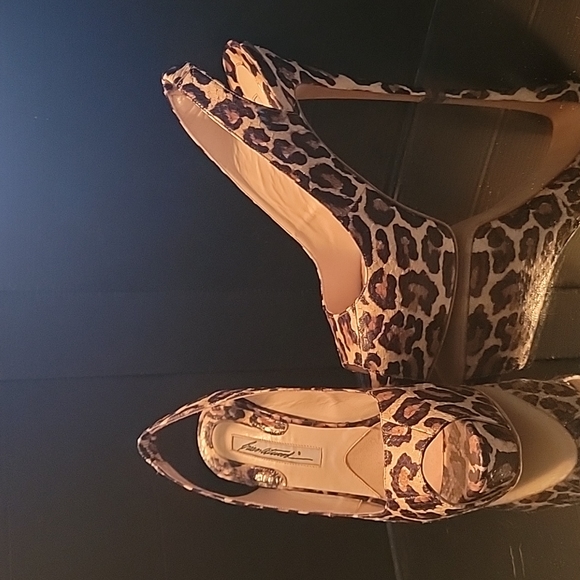 INC BRIAN ATWOOD snakeskin sandals.5in heel, sz 38.5 Like A new - Picture 1 of 11